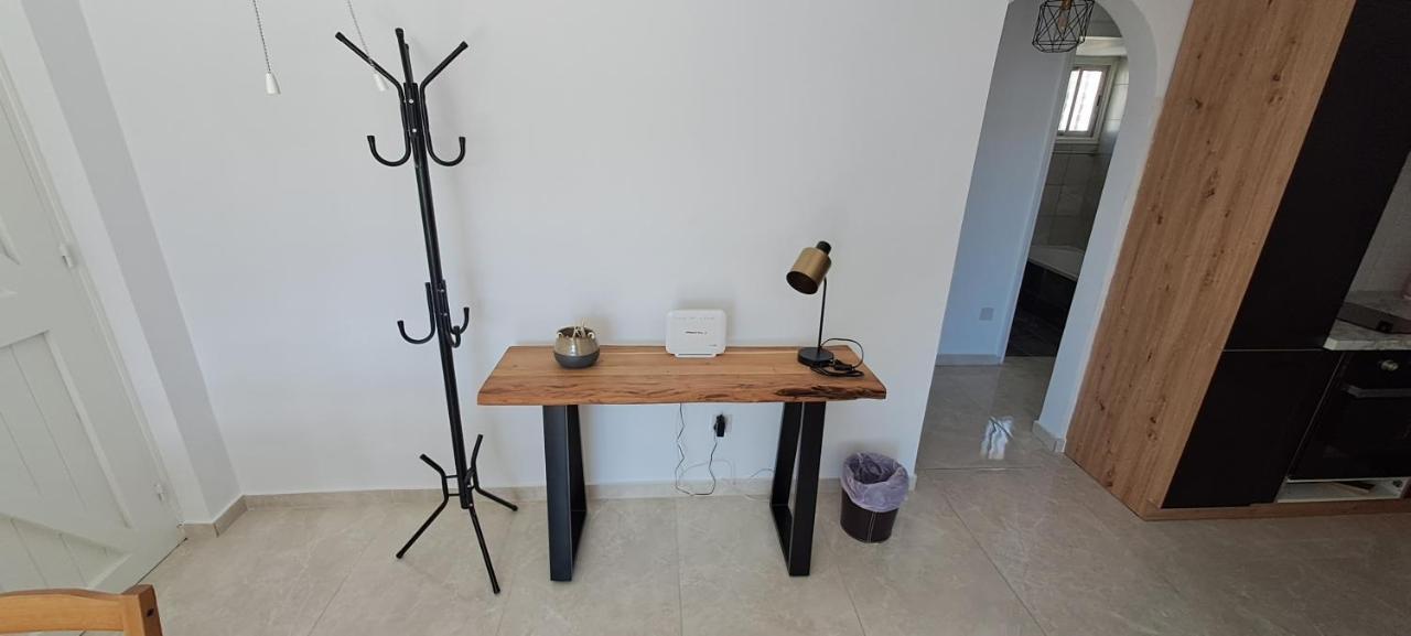 Luxury Apartment In Light House Beach Paphos Ngoại thất bức ảnh