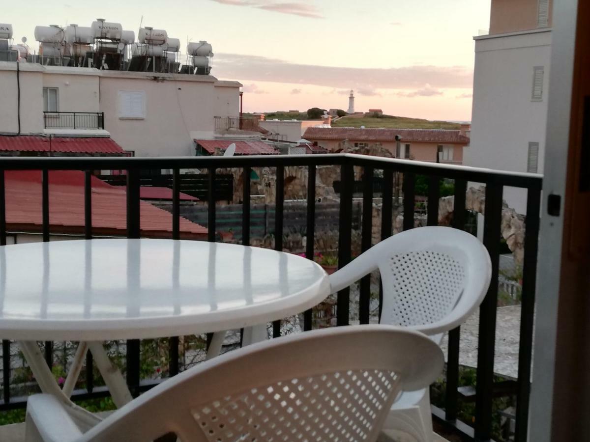 Luxury Apartment In Light House Beach Paphos Ngoại thất bức ảnh